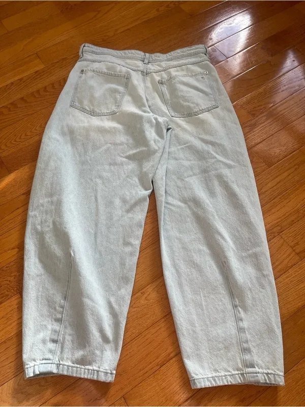 Pilcro Modern High-Waisted Baggy Barrel Jeans in Light Wash Denim Size 32 - Image 3