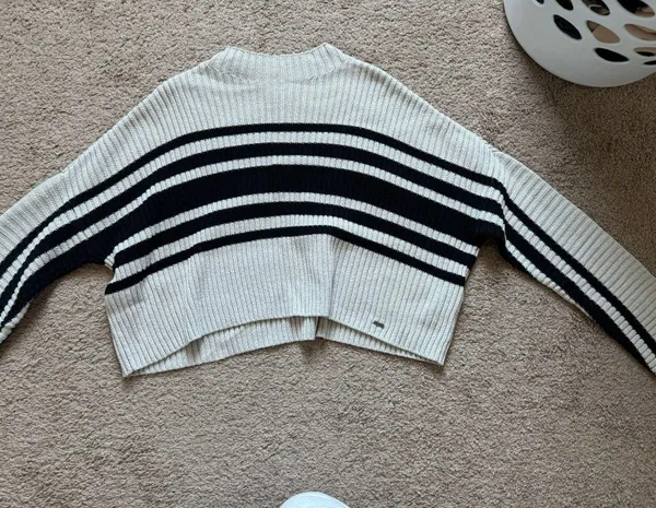 Hollister Women’s Tan/brown Sweater - Image 4
