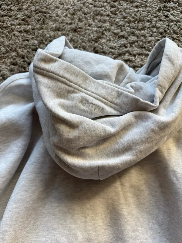 Aritzia Sweatshirt - Image 5