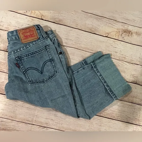 Levi’s cropped blue jeans, size 7 - Image 3
