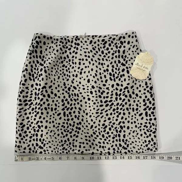 Altar'd State‎ Women's Dotted Cream and Black Skirt - Size S - NEW With Tags. - Image 7