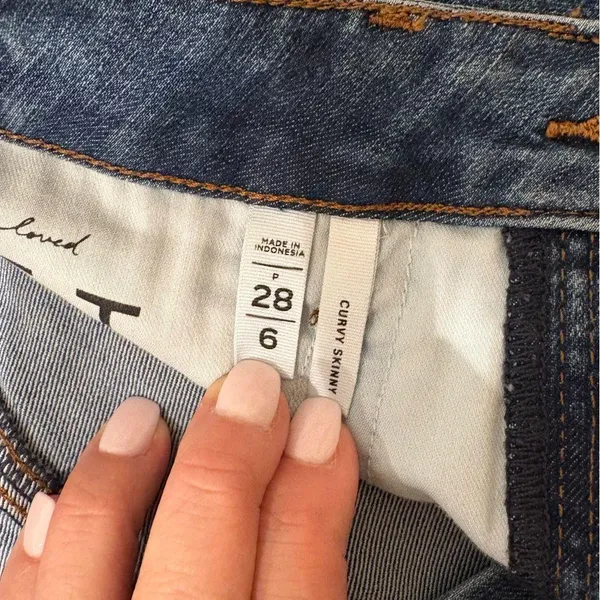 LOFT Curvy Skinny Jeans - Image 5