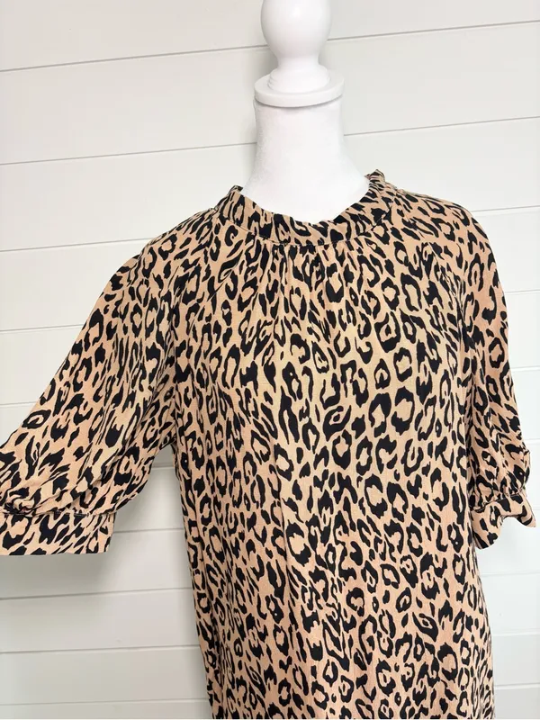 Anthropologie Mackenzie Leopard Print Dress Short Sleeve Midi Mock Neck Size L - Image 4