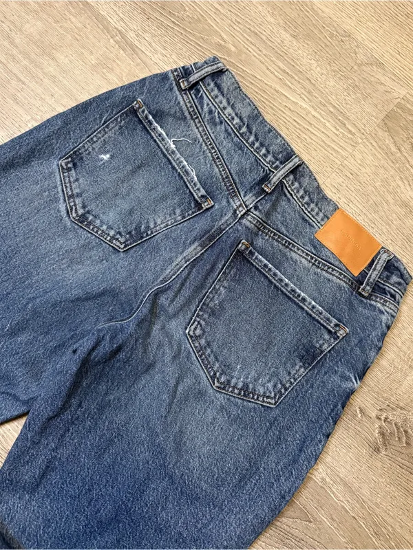 •EXPRESS• HIGH RISE STRAIGHT ANKLE JEANS - Image 3