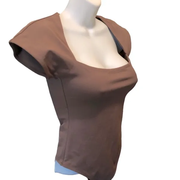 Babaton Contour Square Neck Bodysuit Sz. M Short Sleeve Mocha Aritzia Sexy - Image 3