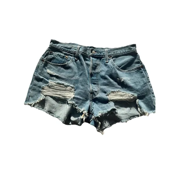 Levi’s 501 Women’s Cut Off Denim Shorts Size W32 Ripped Distressed - Image 6