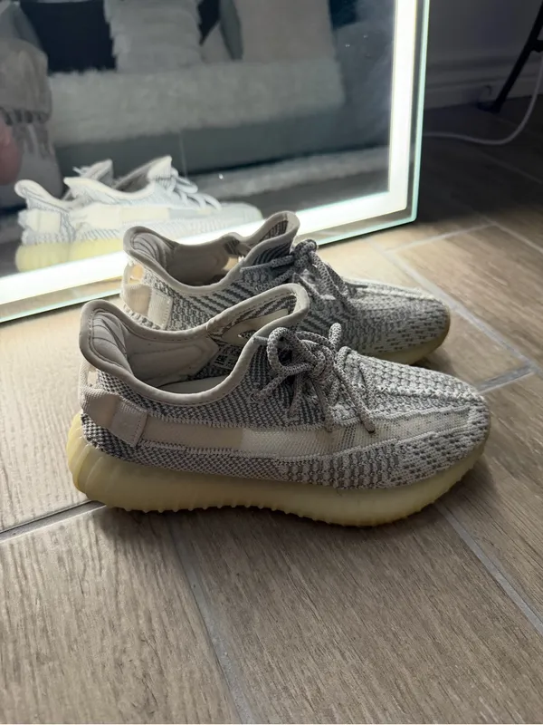 Adidas Yeezy Boost 350 V2 static - Image 4