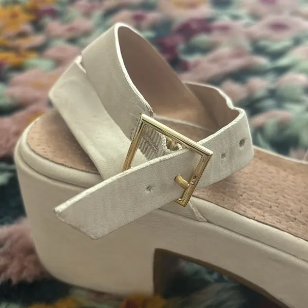 Anthropologie Cream Leather Heeled Sandals - Image 4