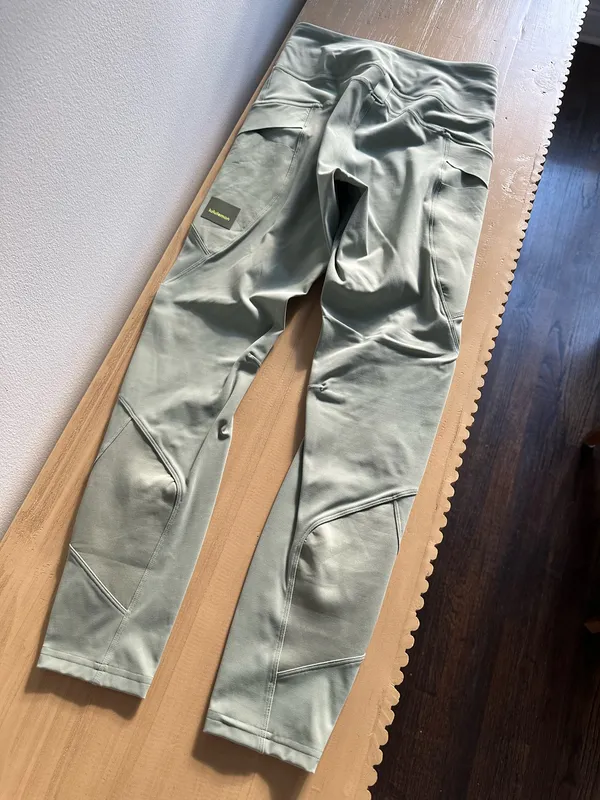Lululemon Cargo Super-High-Rise Hiking Tight 25" Laurel Green 6 - Image 4