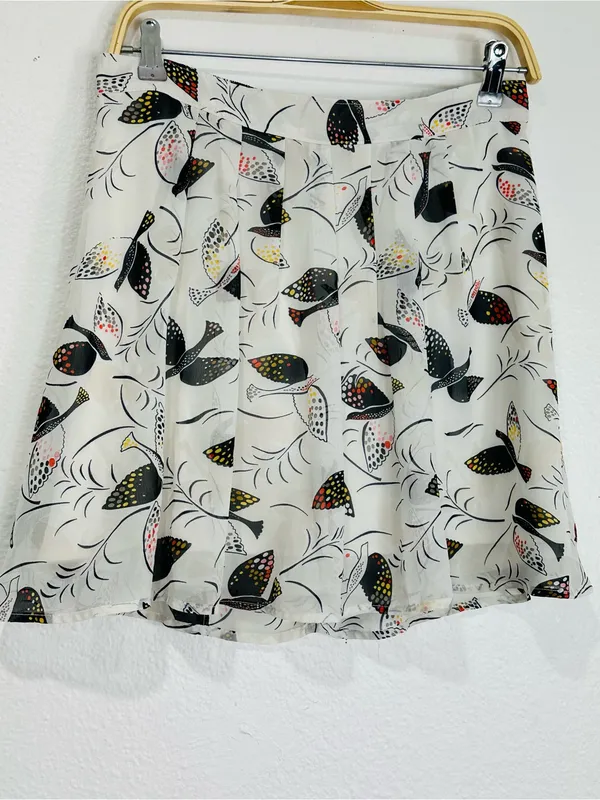 Old Navy White Butterfly Print Mini Skirt - Image 3