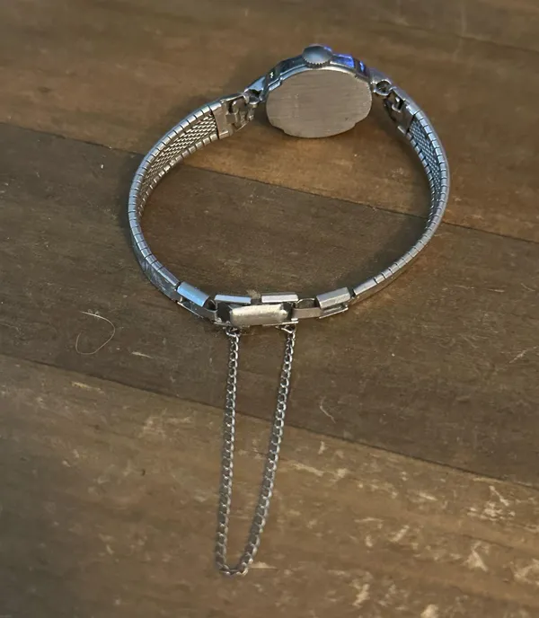 Vintage Timex silver wind up watch - Image 9