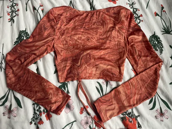 SheIn Long Sleeve Crop Top - Image 3