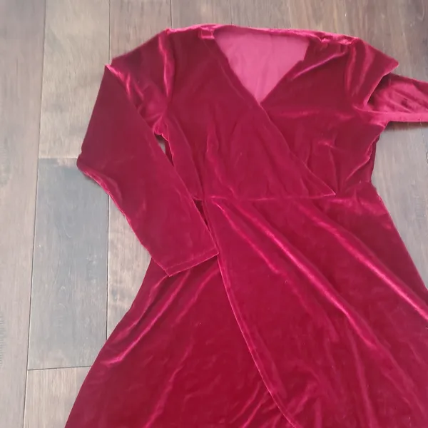 Long sleeve velvet wine color dress size Large women's perfect for Valen… - Image 5