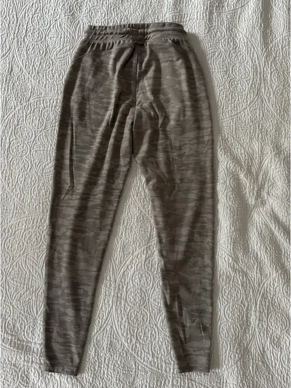 Alphalete Joggers - Image 4