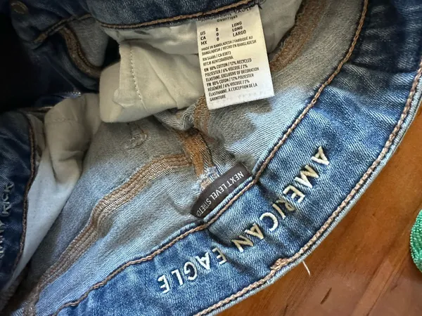 American Eagle Jeans - Image 3