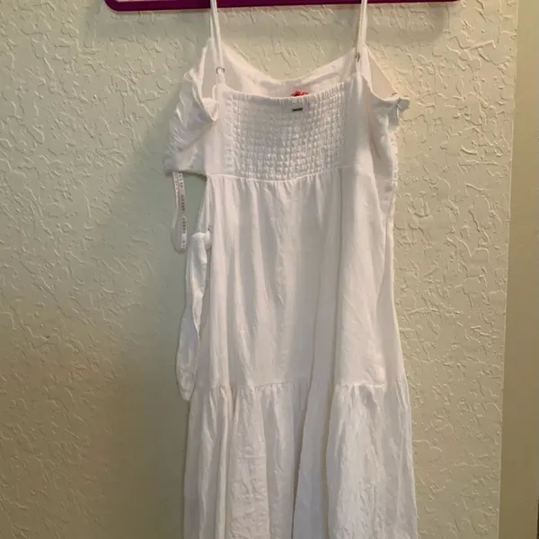 Guess Authentic white dress size S - Image 4