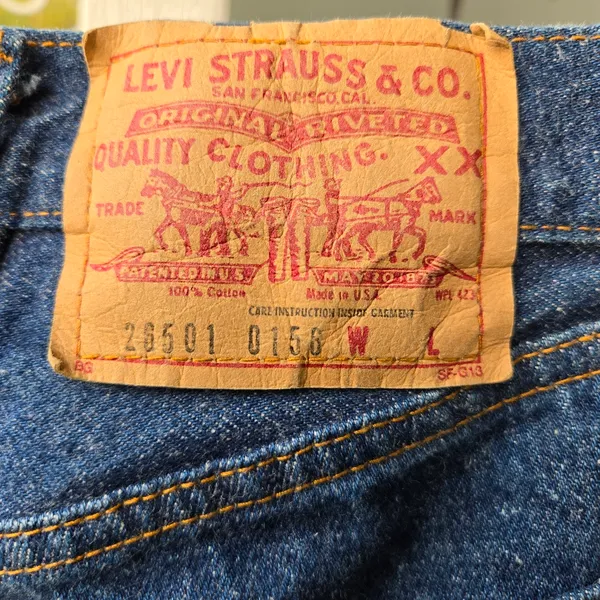 Vintage Levi’s dark wash button fly jeans size 11 26x30 Made In USA - Image 2