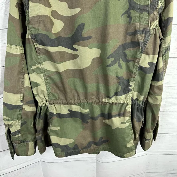 TNA Aritzia Womens size Small Camo Utility Jacket Green Adjustable Waist - Image 10