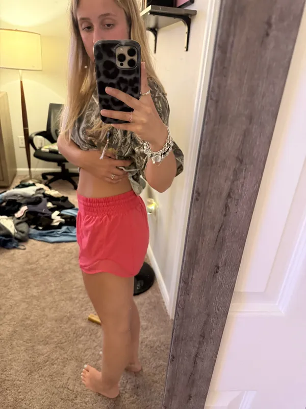 Lululemon Shorts Hotty Hot 2.5" Sonic Pink - Image 2