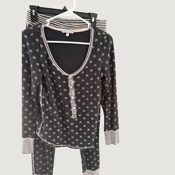 Victorias Secret Womens Black Waffle Knit Snowflake Pajama Set Small Thermal - Image 2