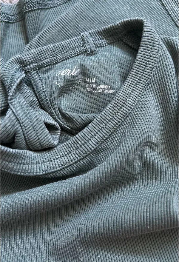 Aerie Twist Open Back Cropped Green Top - Image 3