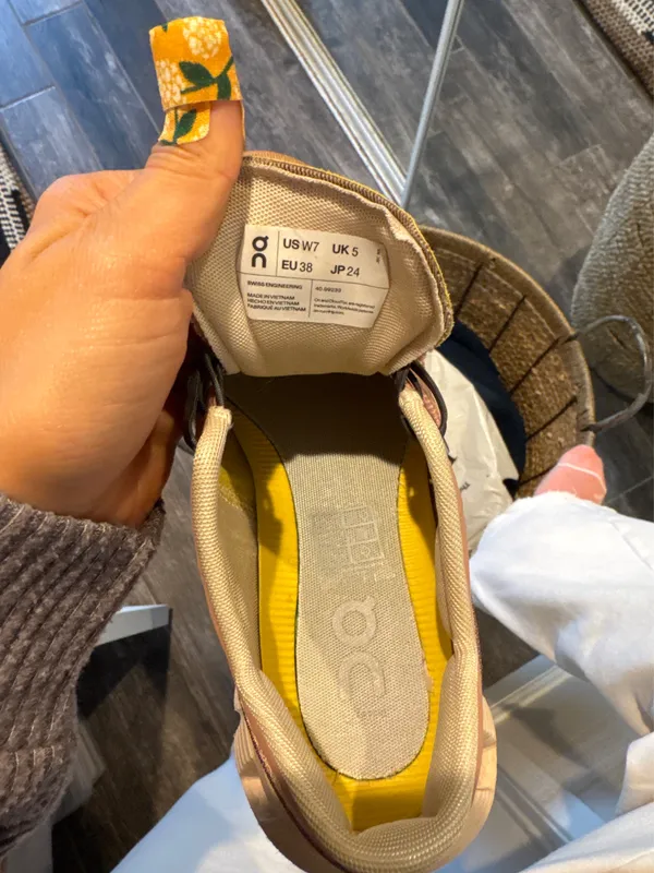On Cloud Running Shoes - Image 10