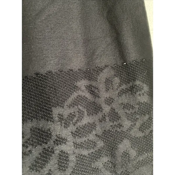Fabletics Seamless Floral Capri Leggings Womens Size S Black Activewear Gym‎ Fit - Image 4