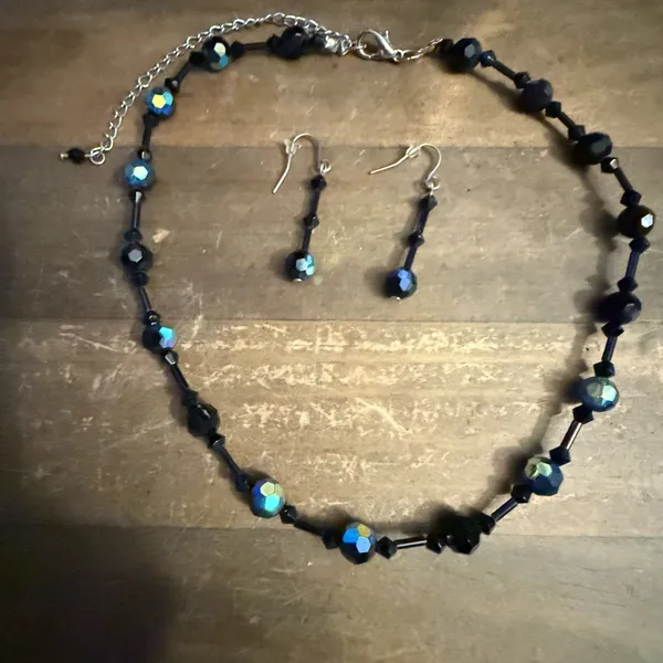 Black iridescent glass bead necklace and earrings set - Image 2