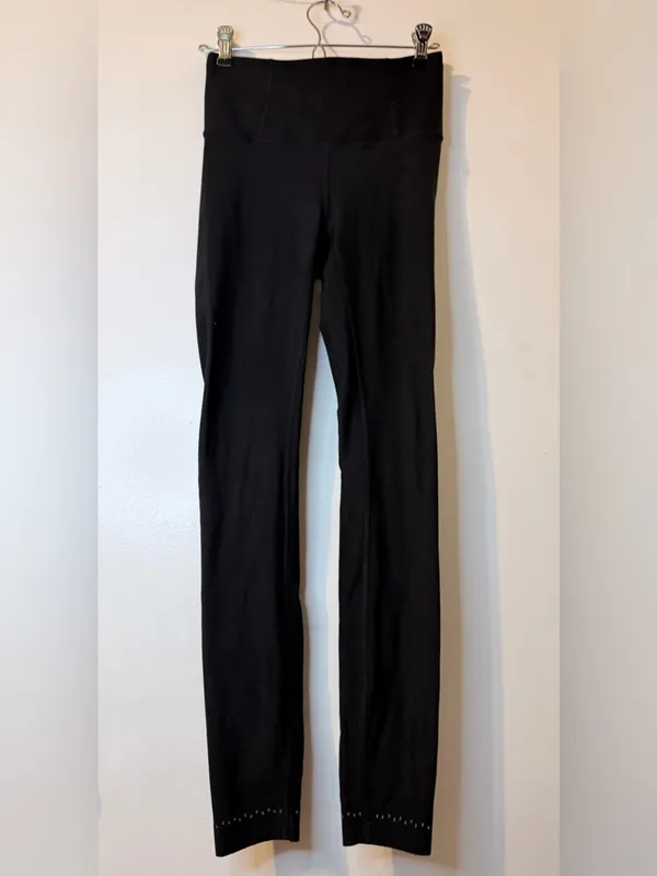 Lululemon Black High Rise Leggings Size 4 27” Inseam Zip Pocket - Image 3