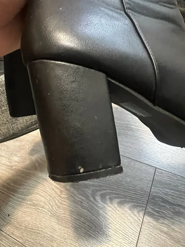 Black boots Size 8 - Image 3