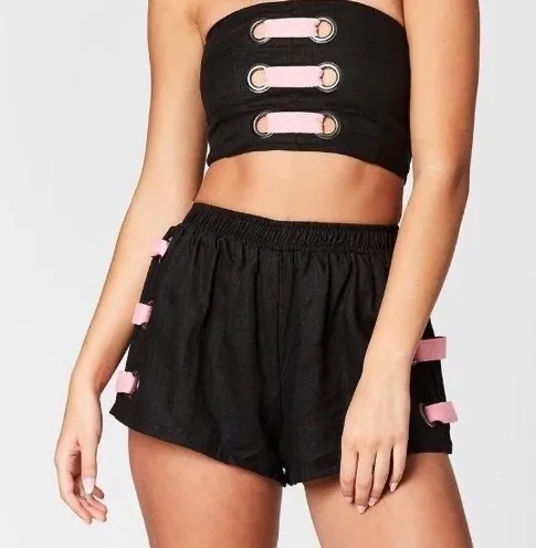 Millau White and Pink Grommet Shorts - Image 2
