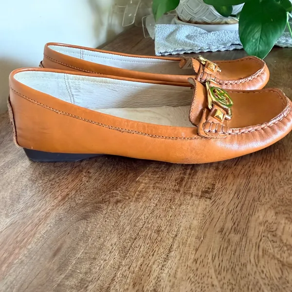 Michael Kors Fulton Loafers Womens 7.5 Tan Leather Studded Logo Preppy Moccasin - Image 8