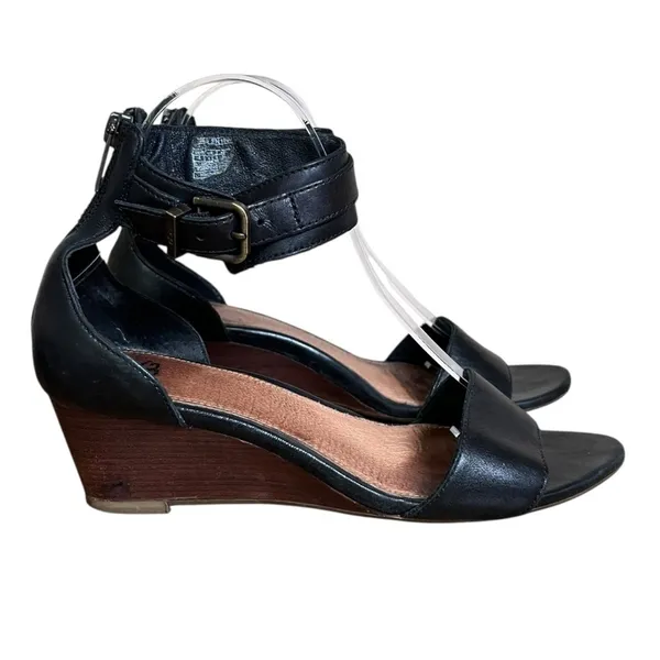 UGG Char Black Leather Wedge Sandal Women Sz 8 Wood Zip-up Open Toe Ankle Strap - Image 2