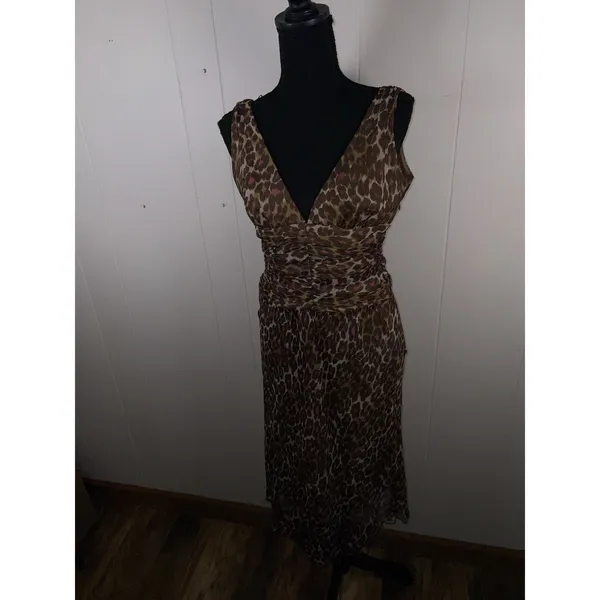 Trina‎ Turk leopard print dress V-neckline silk dress 8 Midi Gathered Waist - Image 2