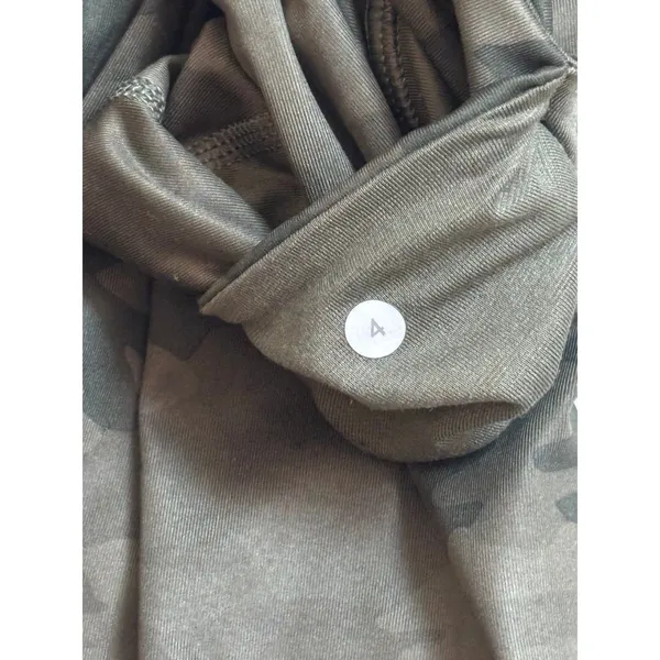 Lululemon Savasana Camo Multi Green Women’s Crop Leggings Size 4 - Image 3