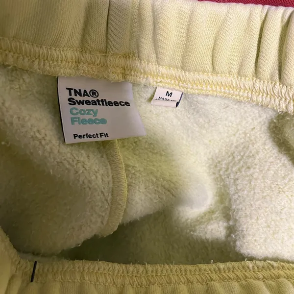 Aritzia TNA NWT Cozy Sweatfleece Perfect Hi-rise Mini Short- Size Medium - Image 6