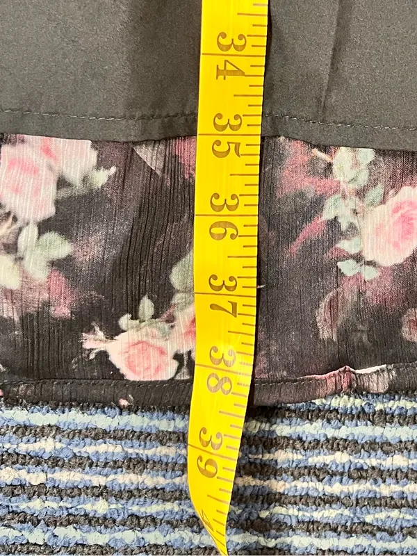 Lulu’s Carion Black Floral Ruffled Maxi Skirt - Image 9