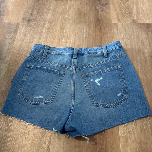 Universal Thread Shorts - Image 2