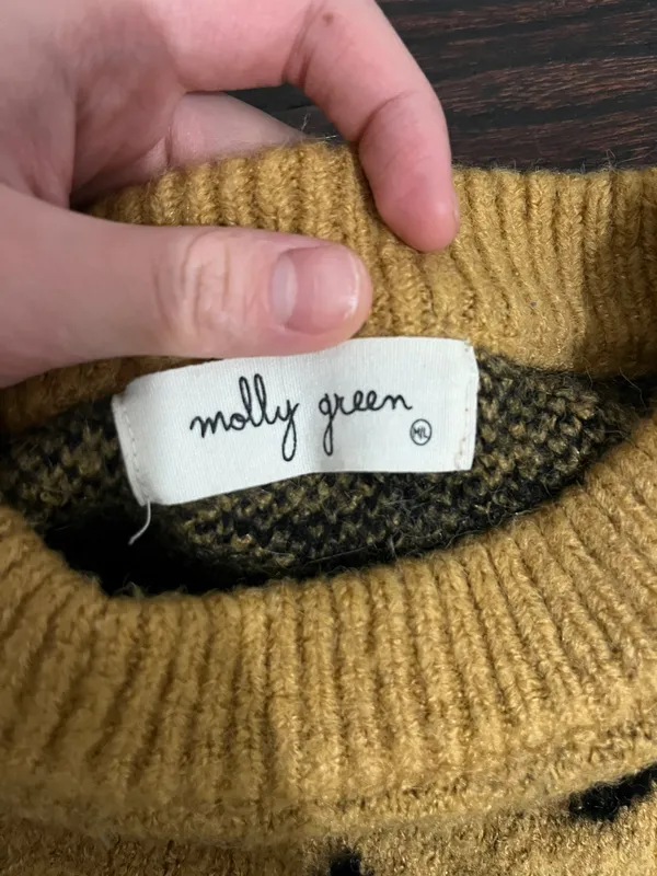 Molly Green Star Sweater - Image 2