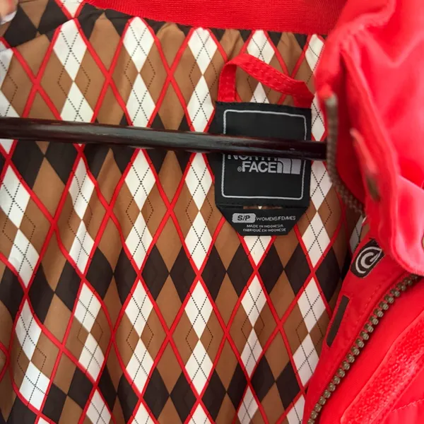 The North Face Women’s Bright Red Puffer Ski Coat - Image 6