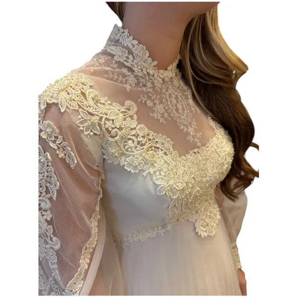 Vintage 1960s Lace Illusion High Neck Bridal Wedding Gown w/ Train XS - Image 4