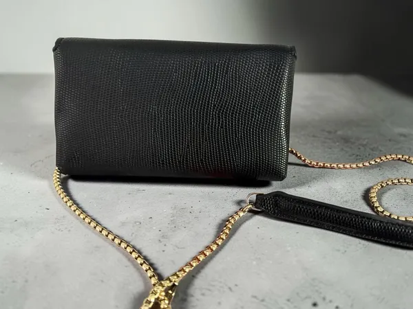 Black Lizard Embossed Envelope Crossbody Bag with Gold Chain Strap - Image 2