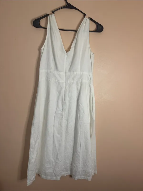 GAP White Sleeveless V-Neck Midi Dress with Front Button Placket - Image 5