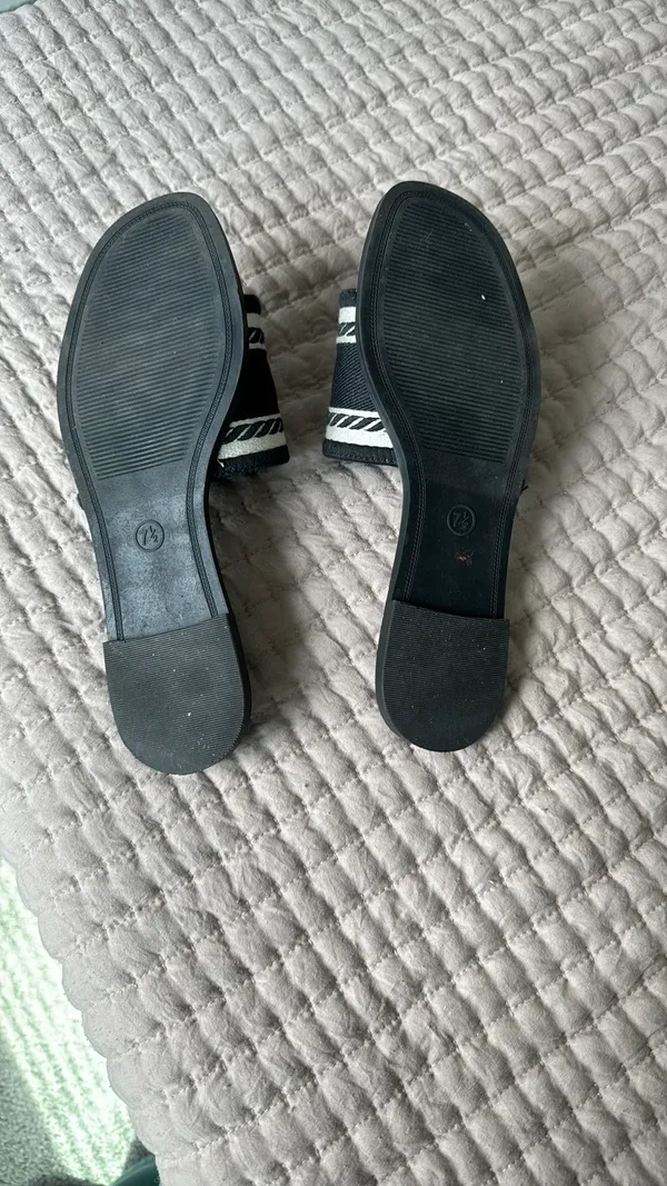 Target Sandals - Image 2