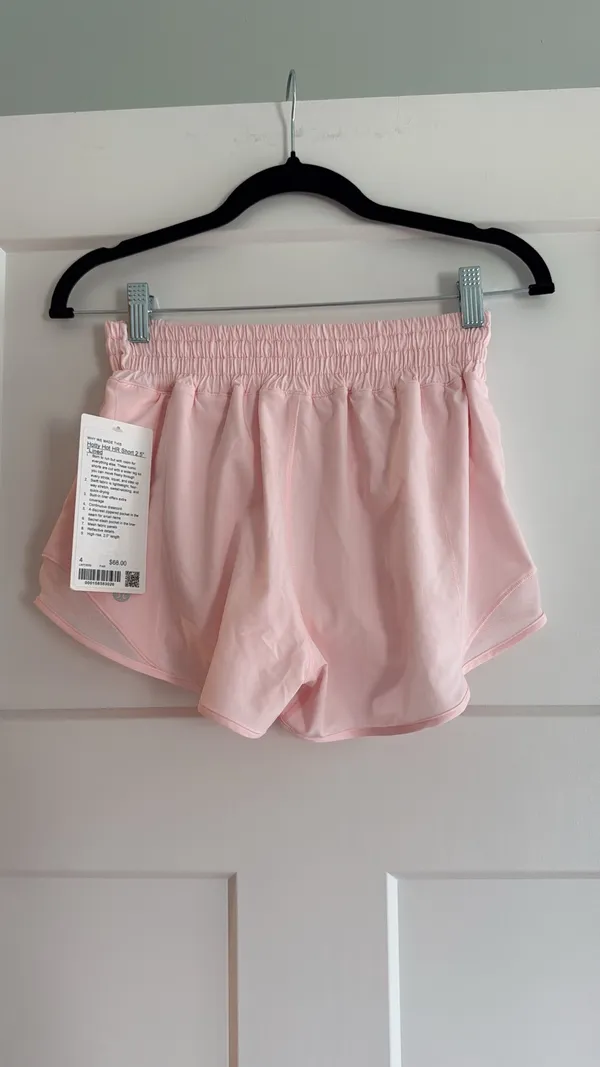 Lululemon Size 4 Hotty Hot 2.5” HR Shorts - Image 4