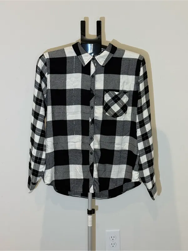 Maurices Black White Plaid Flannel Button Down Shirt Large - Image 2