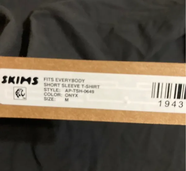 SKIMS Fits Everybody T-Shirt M - Image 3