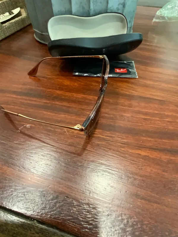 Authentic Ray-Ban sunglasses featRay-Ban Sunglasses with Case and Cleaning Cloth - Image 14