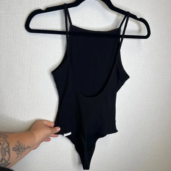Wilfred Aritzia Black Ribbed High Neck Low Back Bodysuit Small 61790 - Image 2