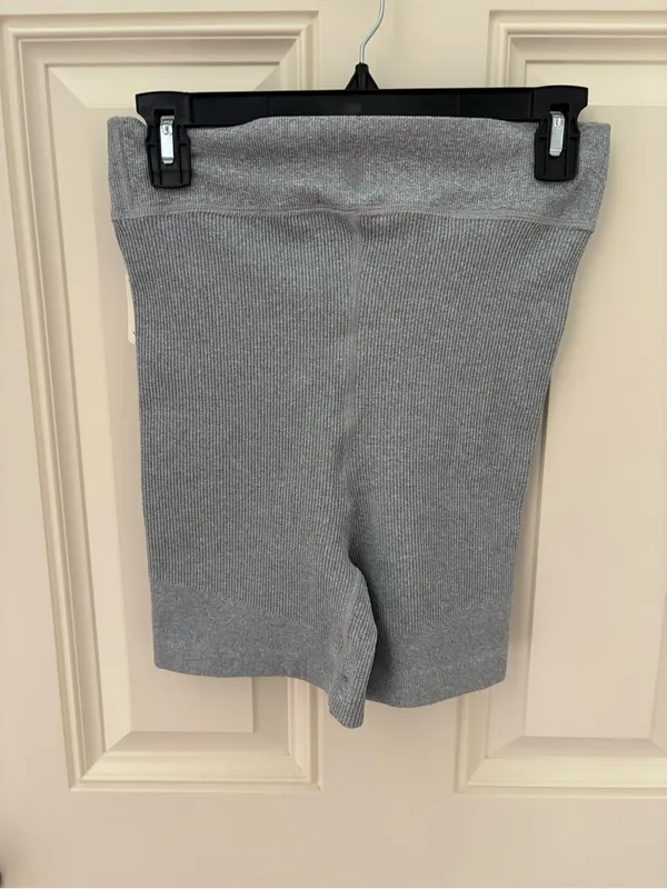 FP Movement Free Throw Shorts in Heather Grey Size Large NWT - Image 4
